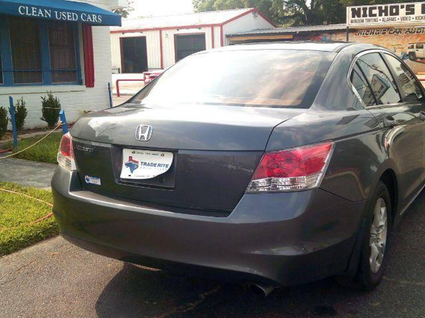 2010 GRAY /Gray Cloth Interior Honda Accord LX-P Sedan AT (1HGCP2F44AA) with an 2.4L L4 DOHC 16V engine, 5-Speed Automatic transmission, located at 116 N. Frazier Street, Conroe, TX, 77301, (936) 647-0690, 30.308662, -95.460480 - Photo#5