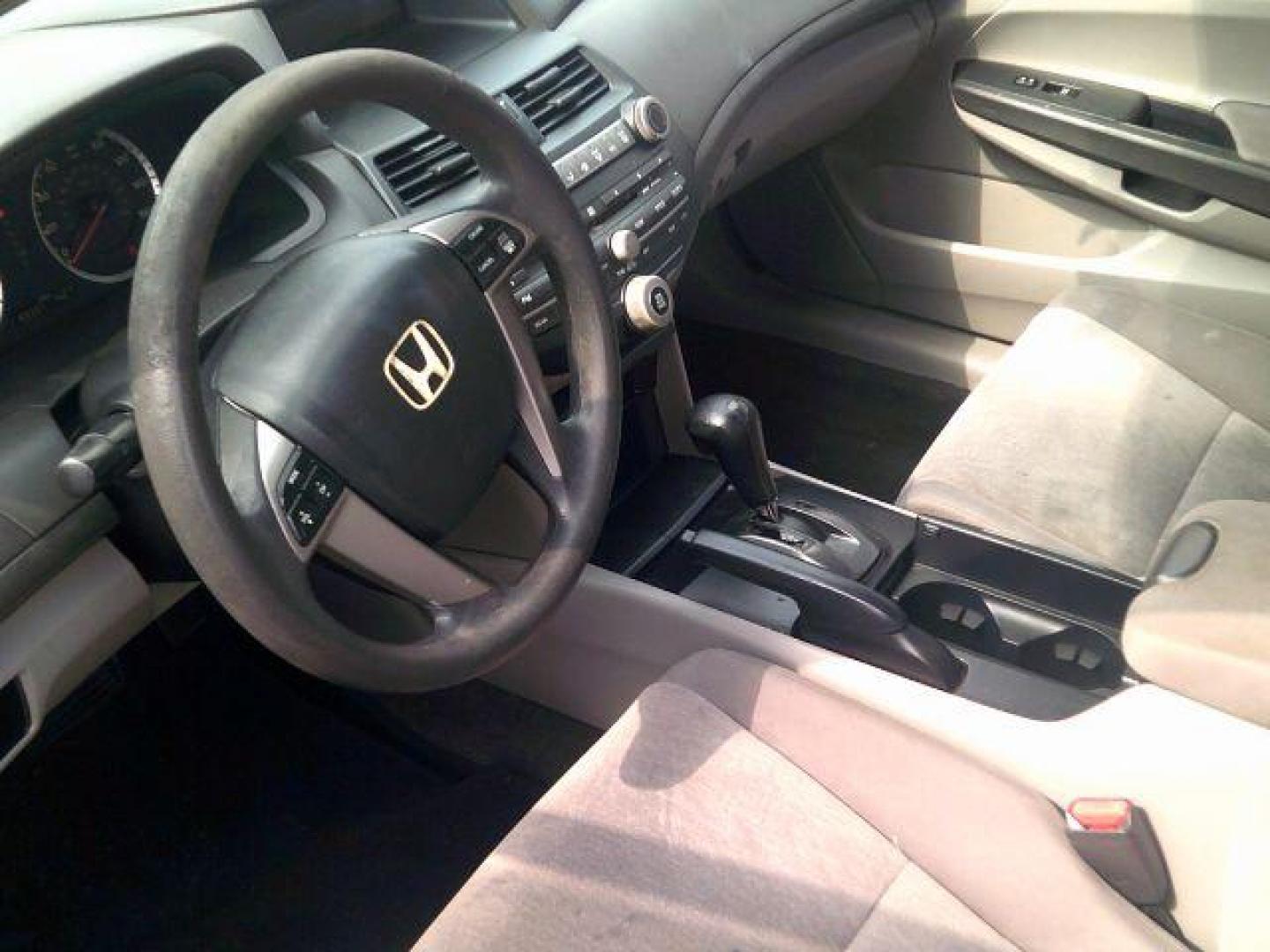 2010 GRAY /Gray Cloth Interior Honda Accord LX-P Sedan AT (1HGCP2F44AA) with an 2.4L L4 DOHC 16V engine, 5-Speed Automatic transmission, located at 116 N. Frazier Street, Conroe, TX, 77301, (936) 647-0690, 30.308662, -95.460480 - Photo#6