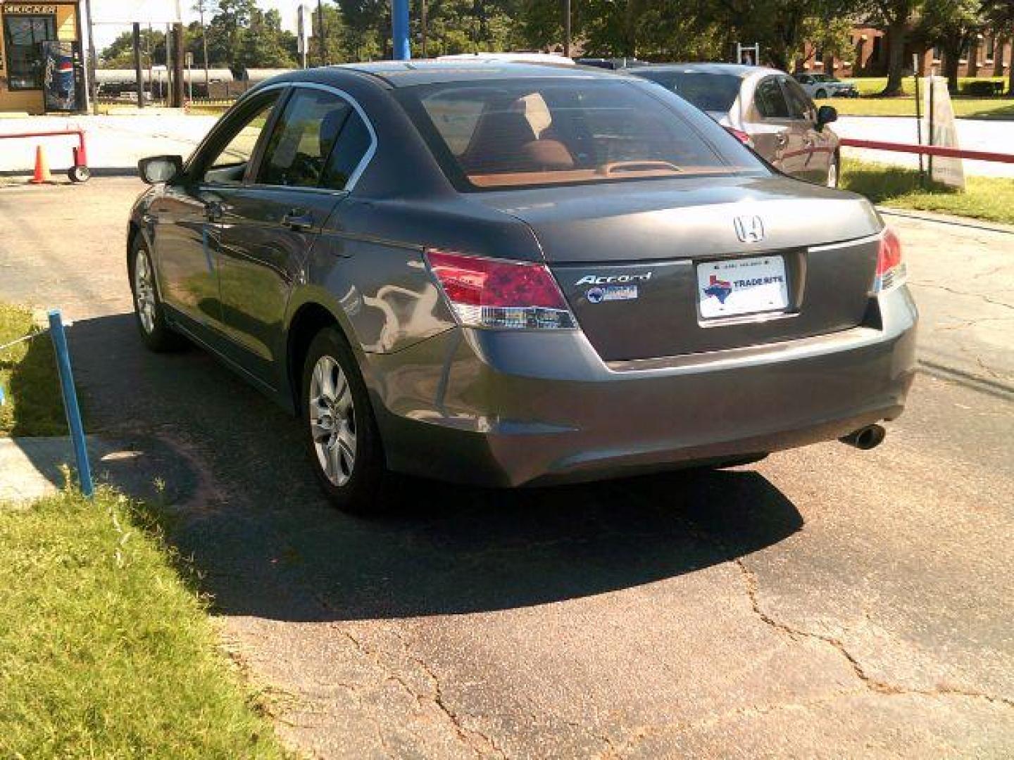 2010 Polished Metal Metal /Black Cloth Interior Honda Accord LX-P Sedan AT (1HGCP2F49AA) with an 2.4L L4 DOHC 16V engine, 5-Speed Automatic transmission, located at 116 N. Frazier Street, Conroe, TX, 77301, (936) 647-0690, 30.308662, -95.460480 - Photo#5