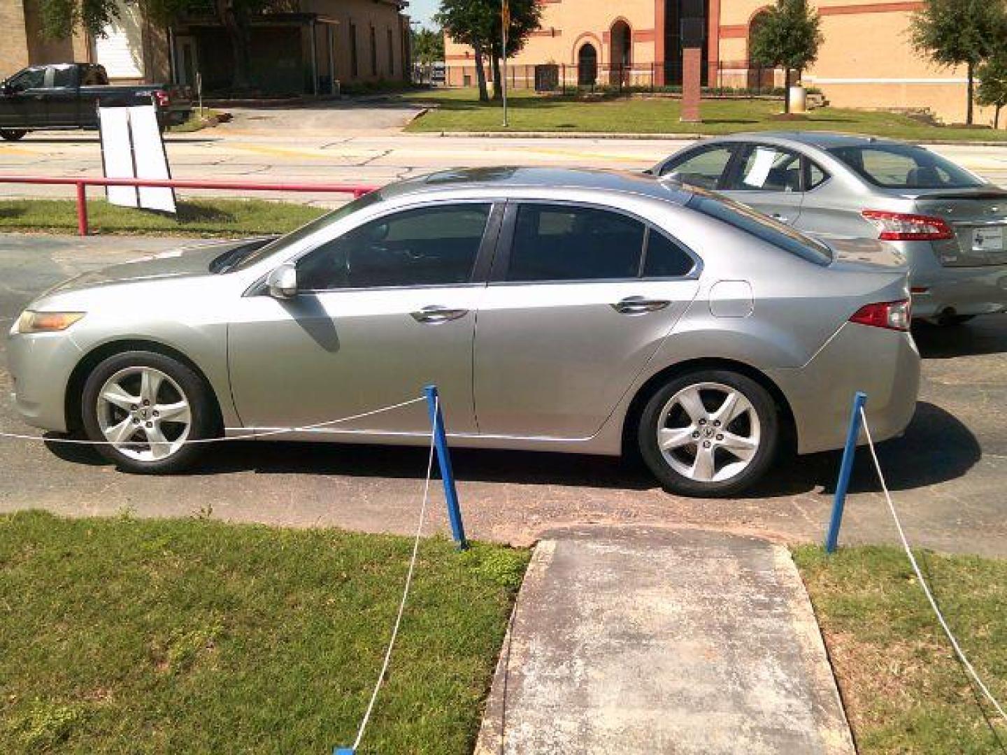 2009 Polished Metal Metal /Ebony Leather Interi Acura TSX 5-Speed AT with Tech (JH4CU26689C) with an 2.4L L4 DOHC 16V engine, 5-Speed Automatic transmission, located at 116 N. Frazier Street, Conroe, TX, 77301, (936) 647-0690, 30.308662, -95.460480 - Photo#3