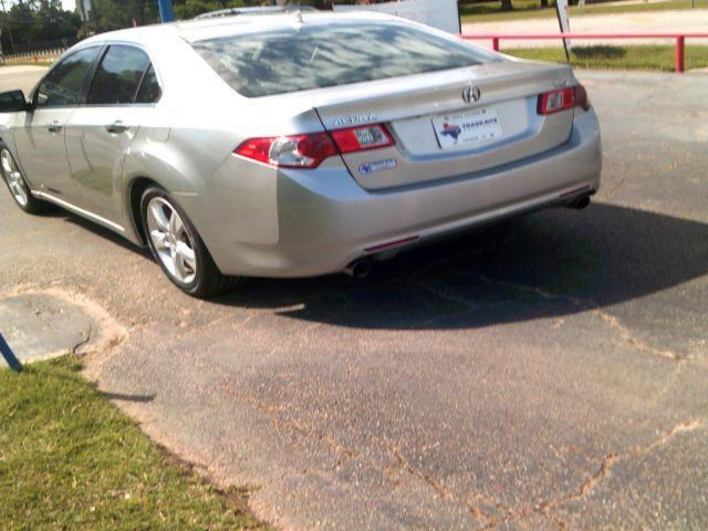 2009 Polished Metal Metal /Ebony Leather Interi Acura TSX 5-Speed AT with Tech (JH4CU26689C) with an 2.4L L4 DOHC 16V engine, 5-Speed Automatic transmission, located at 116 N. Frazier Street, Conroe, TX, 77301, (936) 647-0690, 30.308662, -95.460480 - Photo#4