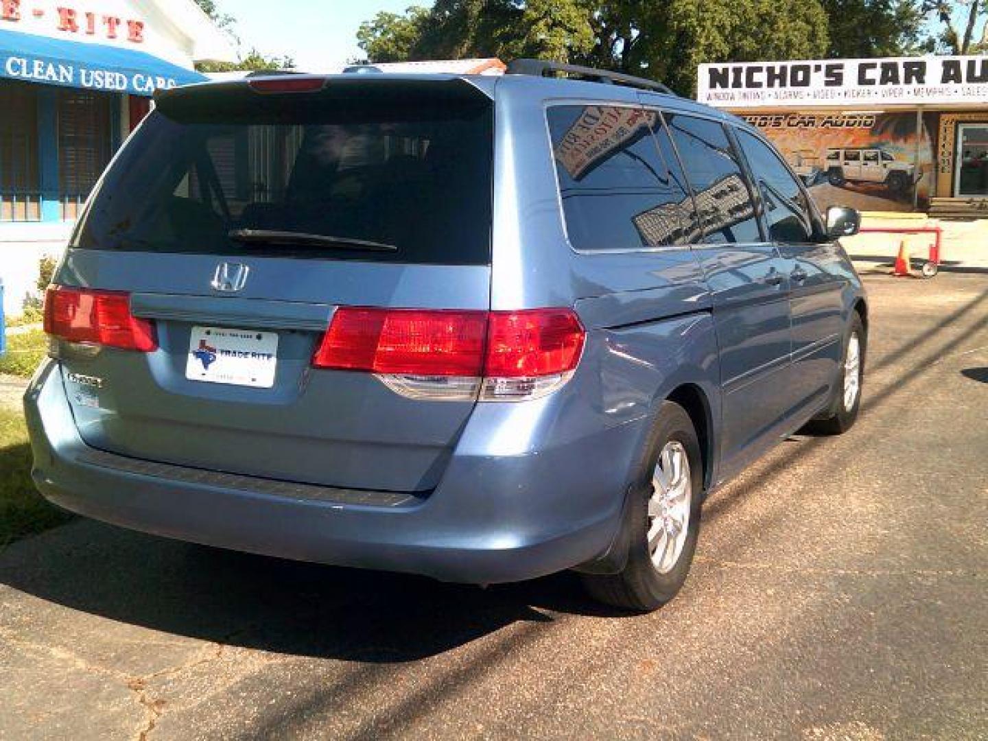 2010 Bali Blue Pearl /Gray Leather Interio Honda Odyssey EX-L w/ DVD and Navi (5FNRL3H71AB) with an 3.5L V6 SOHC 24V engine, 5-Speed Automatic transmission, located at 116 N. Frazier Street, Conroe, TX, 77301, (936) 647-0690, 30.308662, -95.460480 - Photo#6