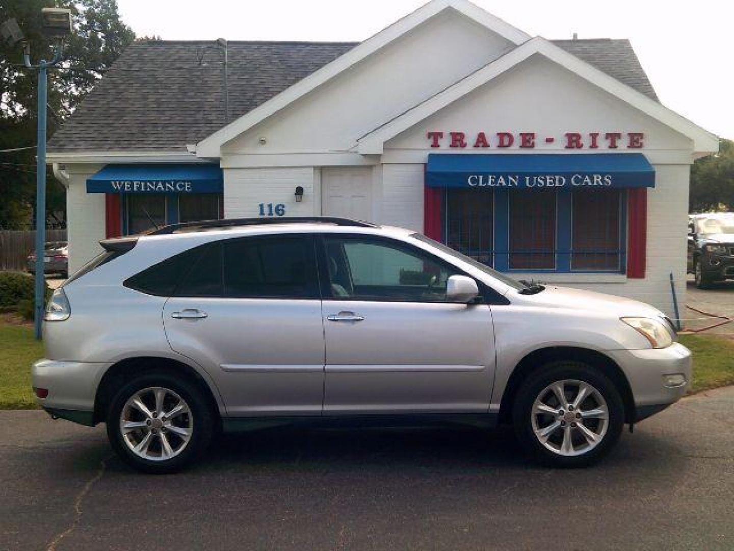 2009 Classic Silver Metal /Light Gray Leather I Lexus RX 350 FWD (2T2GK31U39C) with an 3.5L V6 DOHC 24V engine, 5-Speed Automatic transmission, located at 116 N. Frazier Street, Conroe, TX, 77301, (936) 647-0690, 30.308662, -95.460480 - Photo#0