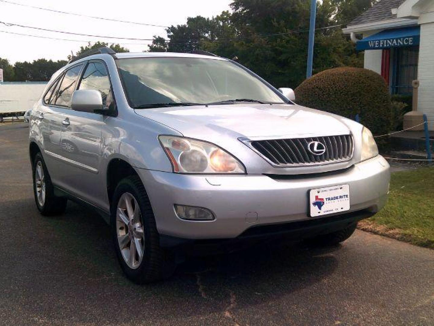 2009 Classic Silver Metal /Light Gray Leather I Lexus RX 350 FWD (2T2GK31U39C) with an 3.5L V6 DOHC 24V engine, 5-Speed Automatic transmission, located at 116 N. Frazier Street, Conroe, TX, 77301, (936) 647-0690, 30.308662, -95.460480 - Photo#1