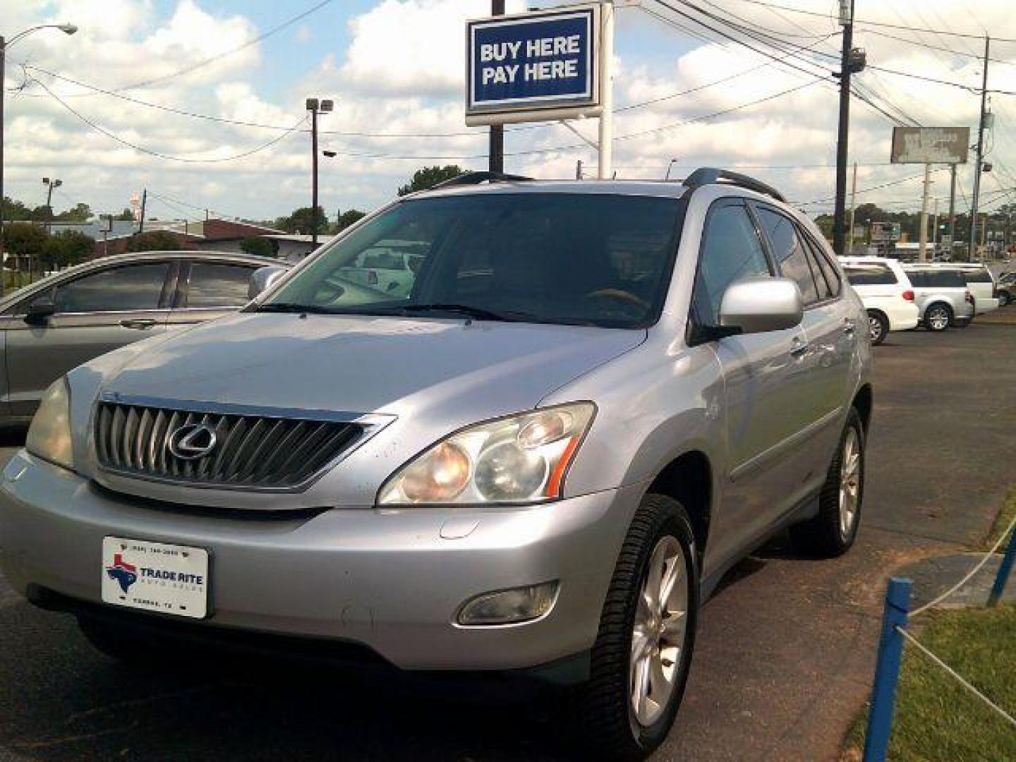 2009 Classic Silver Metal /Light Gray Leather I Lexus RX 350 FWD (2T2GK31U39C) with an 3.5L V6 DOHC 24V engine, 5-Speed Automatic transmission, located at 116 N. Frazier Street, Conroe, TX, 77301, (936) 647-0690, 30.308662, -95.460480 - Photo#2