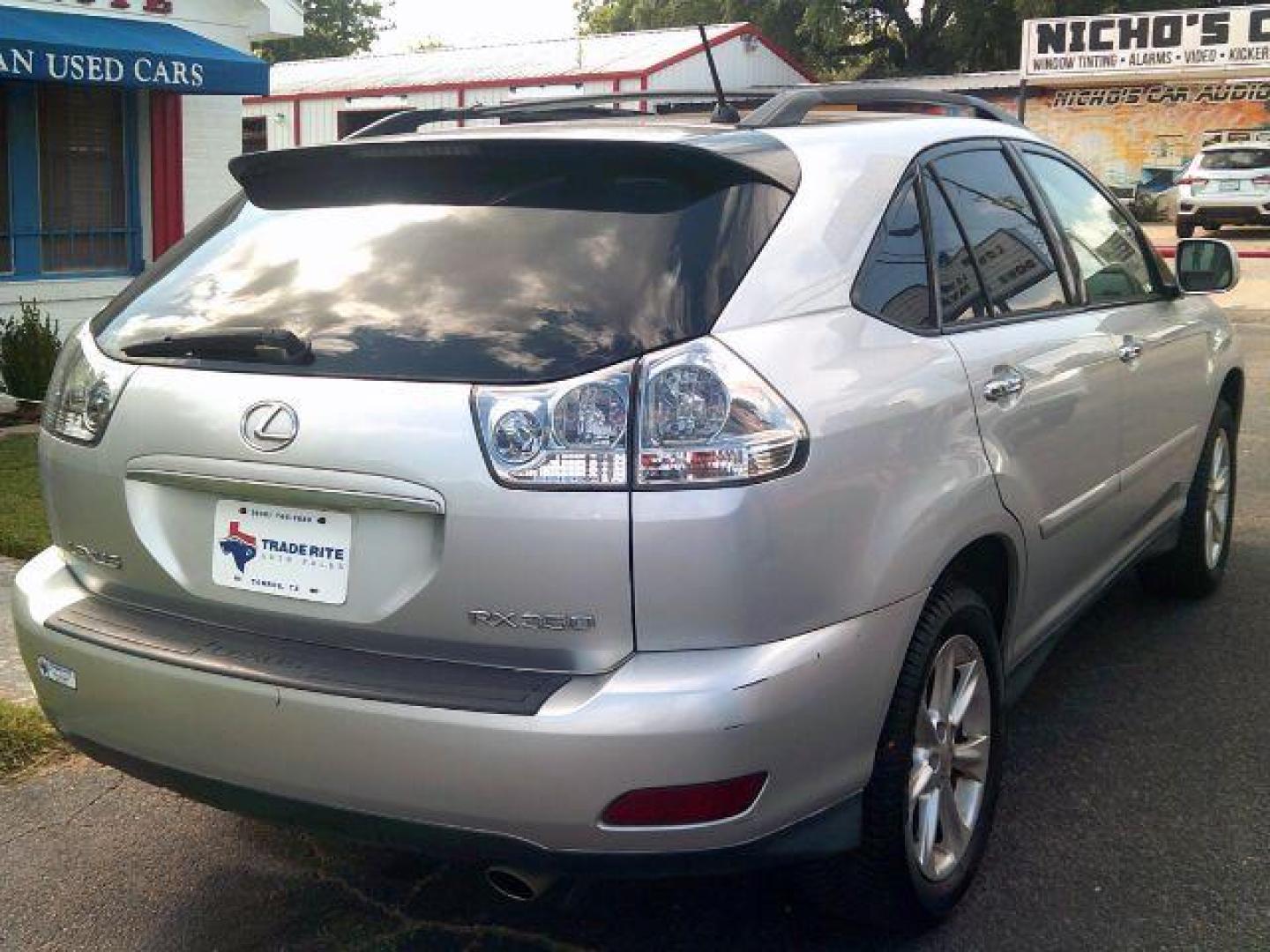 2009 Classic Silver Metal /Light Gray Leather I Lexus RX 350 FWD (2T2GK31U39C) with an 3.5L V6 DOHC 24V engine, 5-Speed Automatic transmission, located at 116 N. Frazier Street, Conroe, TX, 77301, (936) 647-0690, 30.308662, -95.460480 - Photo#5