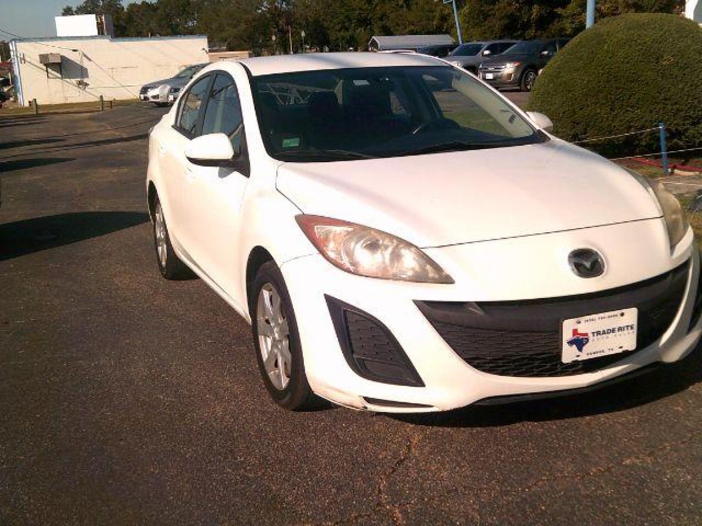 2011 Crystal White Pearl /Dune Cloth Interior Mazda MAZDA3 i Touring 4-Door (JM1BL1VG9B1) with an 2.0L L4 DOHC 16V engine, located at 116 N. Frazier Street, Conroe, TX, 77301, (936) 647-0690, 30.308662, -95.460480 - Photo#1