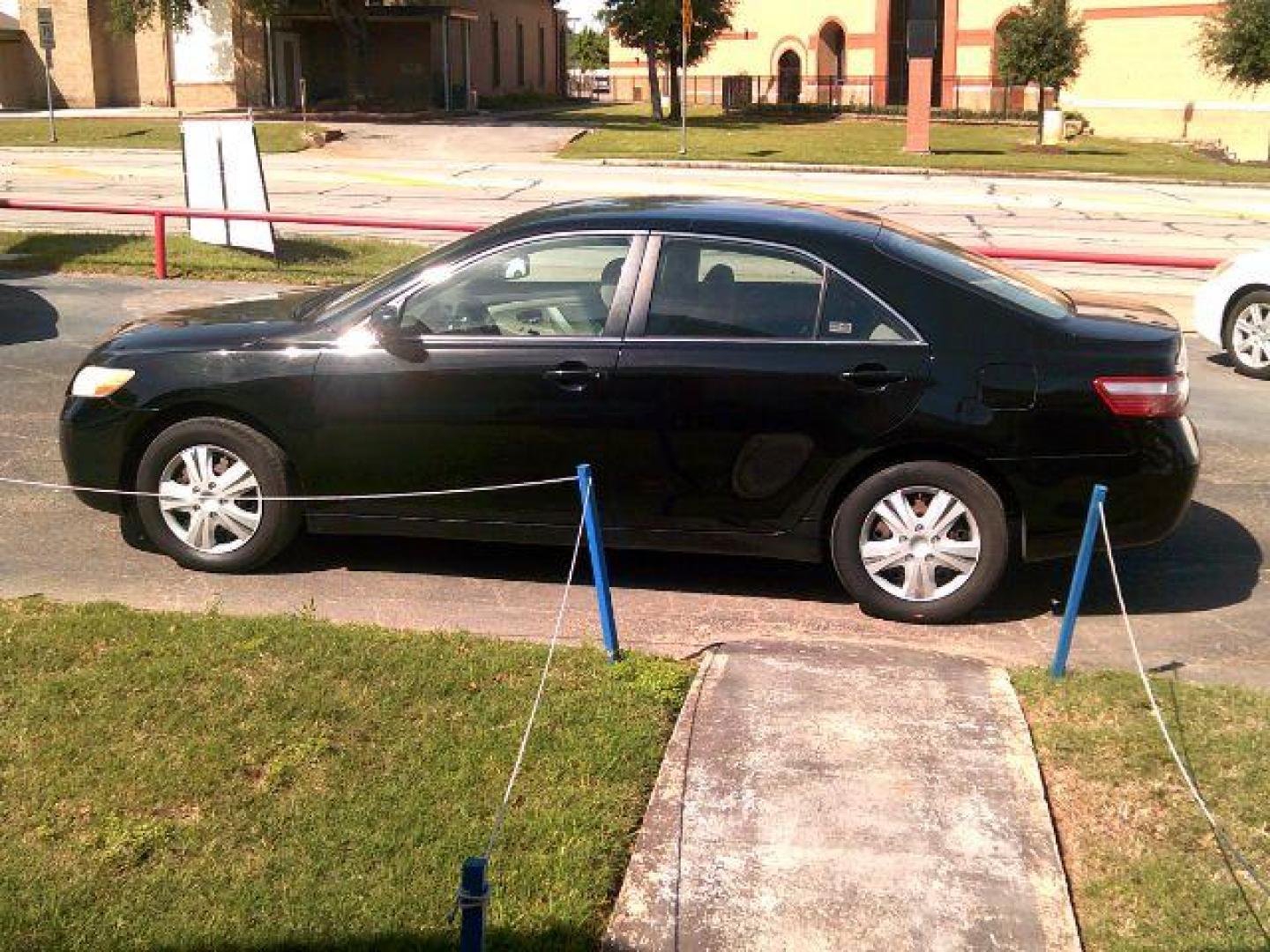 2009 Black /Ash Cloth Interior Toyota Camry LE 5-Spd AT (4T4BE46K09R) with an 2.4L L4 DOHC 16V engine, 5-Speed Automatic transmission, located at 116 N. Frazier Street, Conroe, TX, 77301, (936) 647-0690, 30.308662, -95.460480 - Photo#3