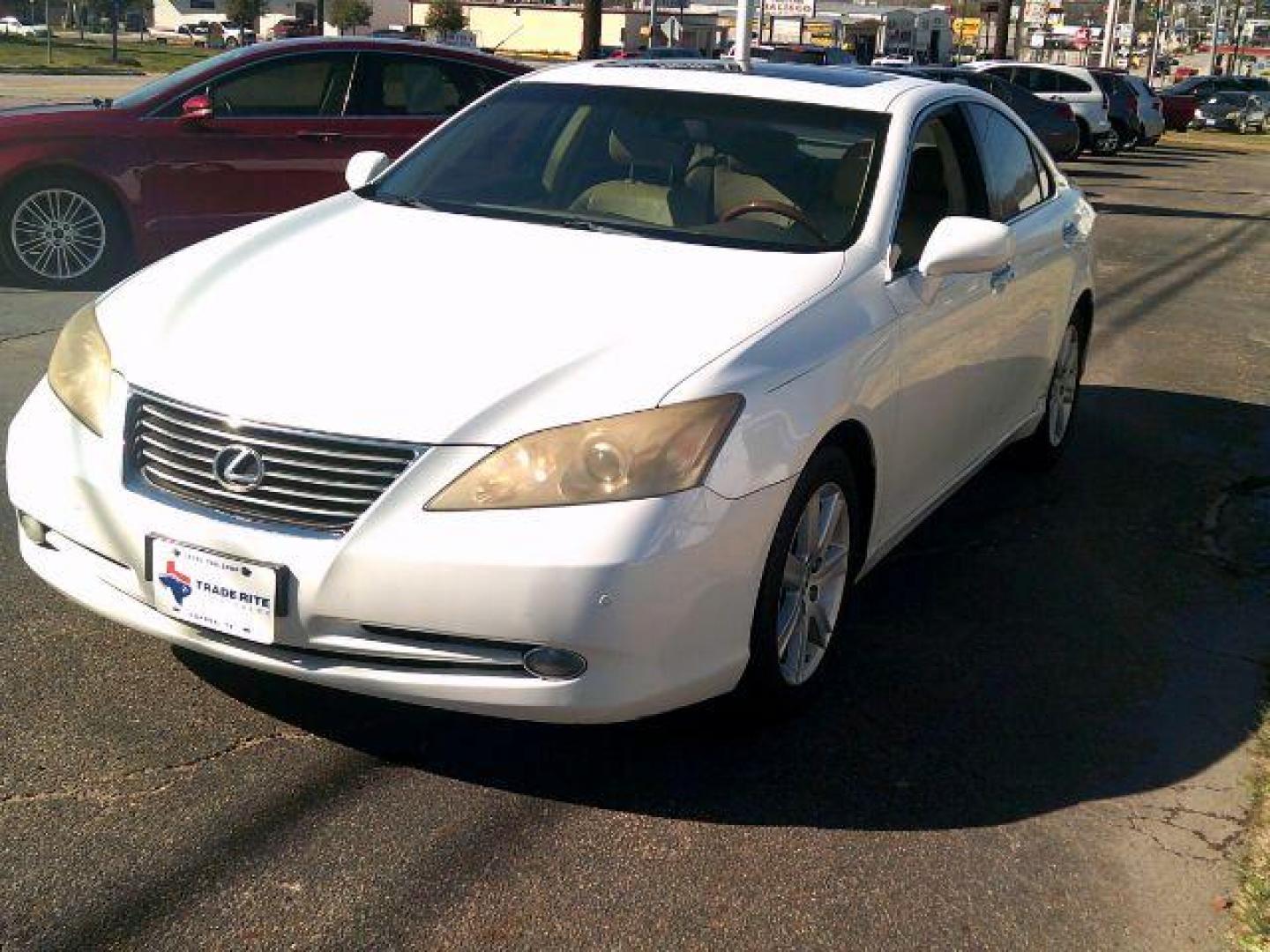 2009 White Lexus ES 350 Sedan (JTHBJ46G292) with an 3.5L V6 DOHC 24V engine, 6-Speed Automatic transmission, located at 116 N. Frazier Street, Conroe, TX, 77301, (936) 647-0690, 30.308662, -95.460480 - Photo#2