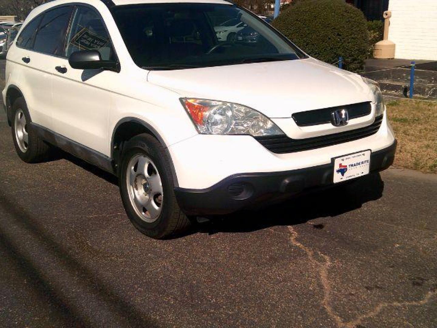 2008 Taffeta White /Black Cloth Interior Honda CR-V LX 2WD AT (3CZRE38368G) with an 2.4L L4 DOHC 16V engine, 5-Speed Automatic transmission, located at 116 N. Frazier Street, Conroe, TX, 77301, (936) 647-0690, 30.308662, -95.460480 - Photo#1