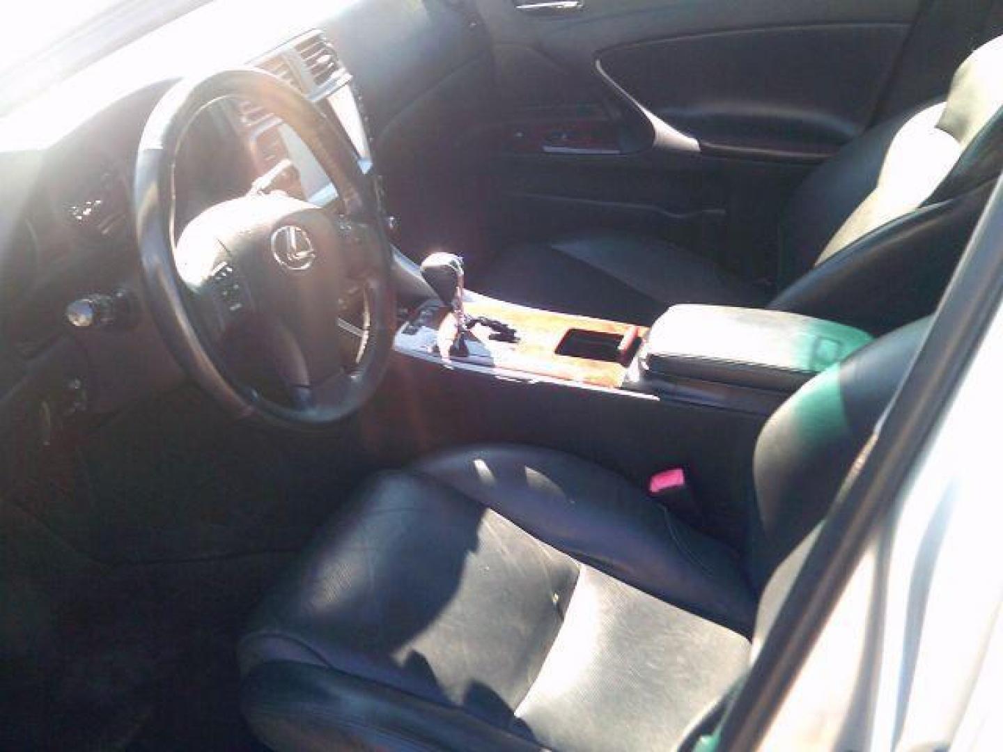 2007 Silver /Black Leather Interior Lexus IS IS 250 6-Speed Sequential (JTHBK262X72) with an 2.5L V6 24V DOHC engine, 6-Speed Automatic transmission, located at 116 N. Frazier Street, Conroe, TX, 77301, (936) 647-0690, 30.308662, -95.460480 - Photo#7