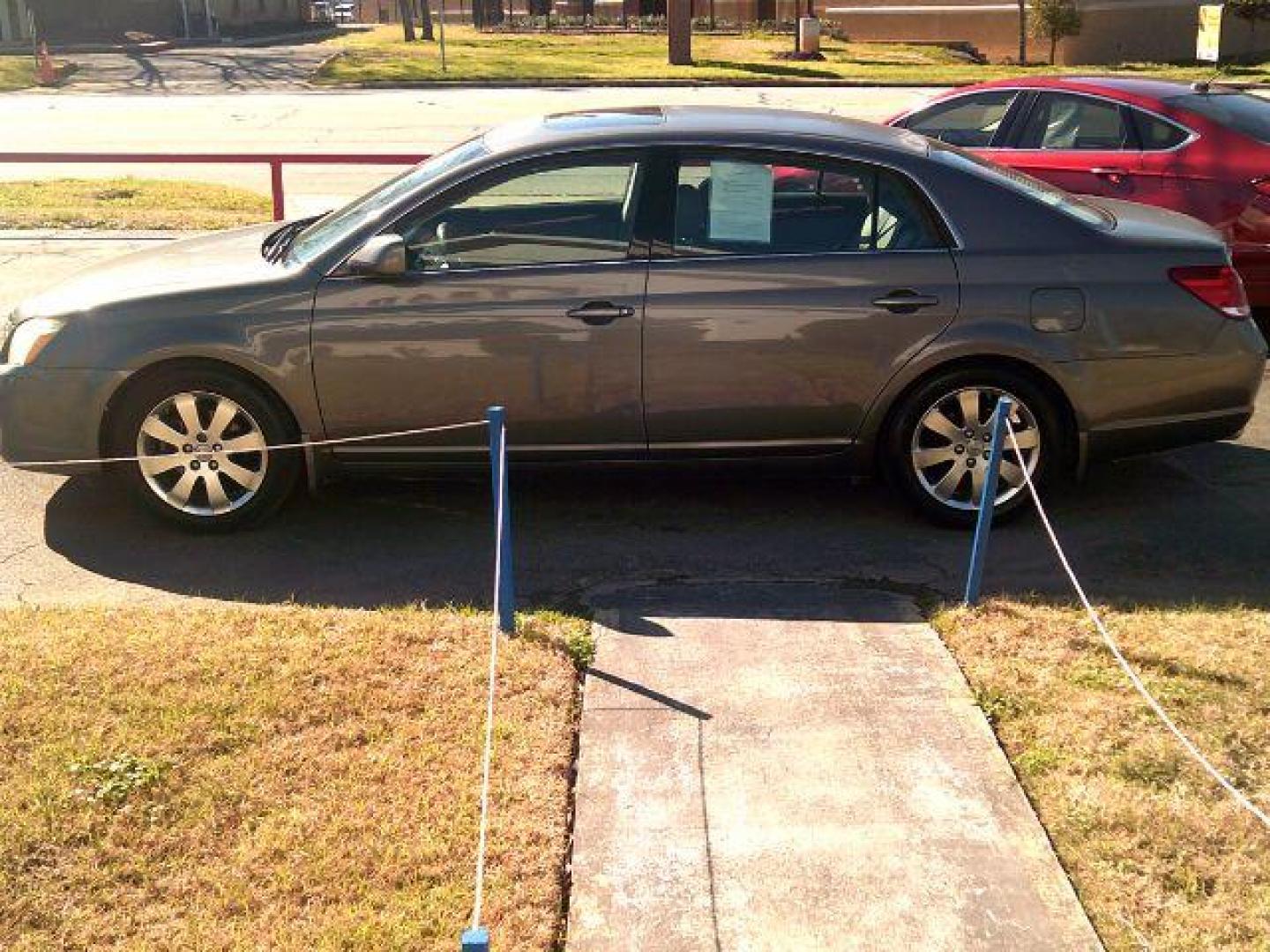 2007 Titanium Metallic /Graphite Leather Interior Toyota Avalon XLS (4T1BK36B17U) with an 3.5L V6 DOHC 24V engine, 5-Speed Automatic transmission, located at 116 N. Frazier Street, Conroe, TX, 77301, (936) 647-0690, 30.308662, -95.460480 - Photo#3