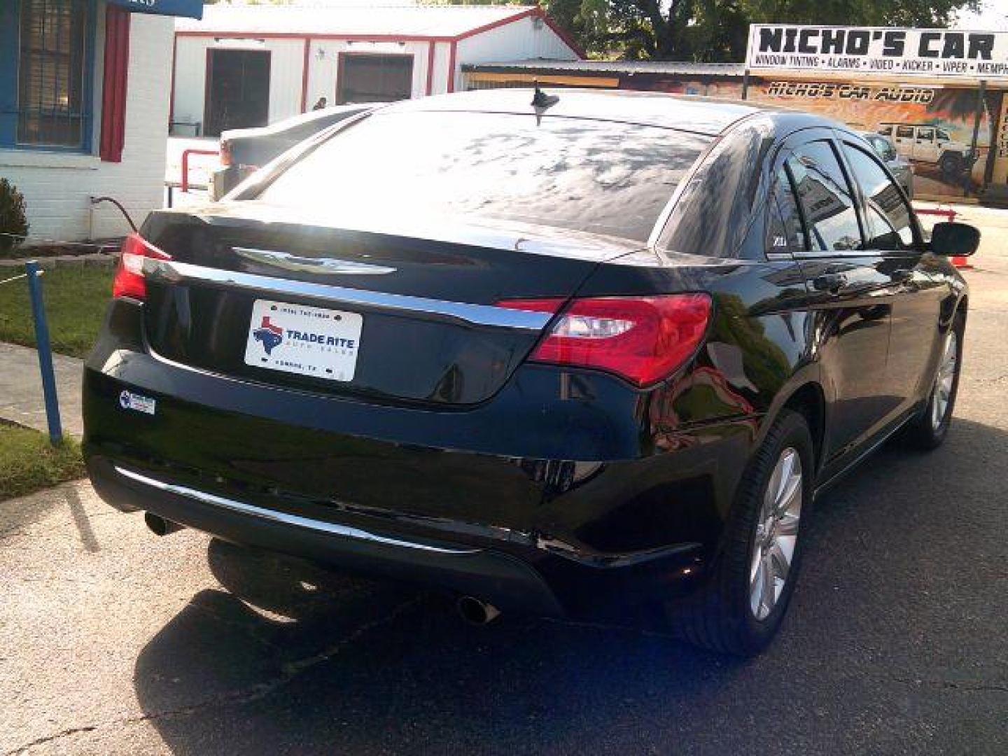 2011 Black Chrysler 200 Touring (1C3BC1FG4BN) with an 3.6L V6 DOHC 24V FFV engine, 6-Speed Automatic transmission, located at 116 N. Frazier Street, Conroe, TX, 77301, (936) 647-0690, 30.308662, -95.460480 - Photo#5