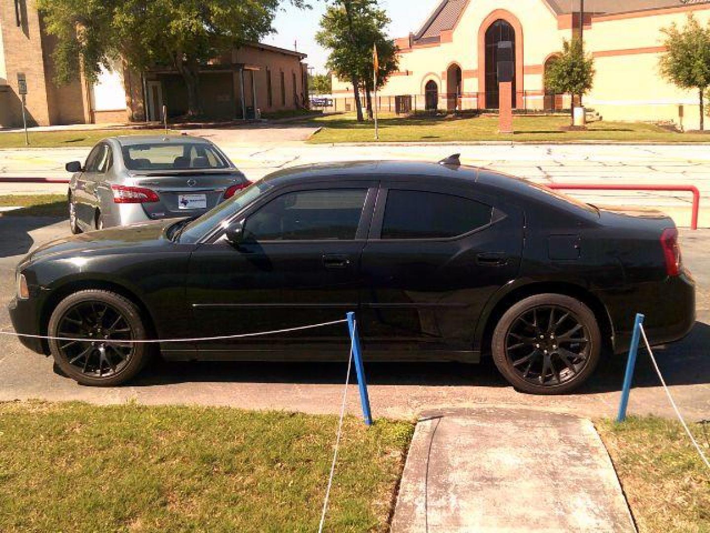 2008 Brilliant Black Crystal Pearl /Dark Slate Gray Leather Interior Dodge Charger R/T (2B3KA53H38H) with an 5.7L V8 OHV 16V engine, 5-Speed Automatic transmission, located at 116 N. Frazier Street, Conroe, TX, 77301, (936) 647-0690, 30.308662, -95.460480 - Photo#3