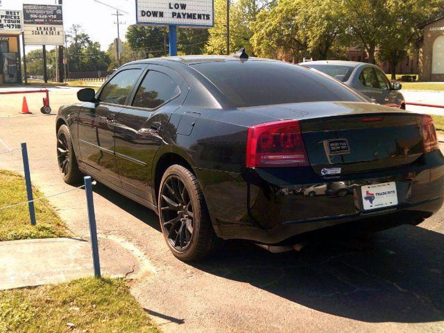 2008 Brilliant Black Crystal Pearl /Dark Slate Gray Leather Interior Dodge Charger R/T (2B3KA53H38H) with an 5.7L V8 OHV 16V engine, 5-Speed Automatic transmission, located at 116 N. Frazier Street, Conroe, TX, 77301, (936) 647-0690, 30.308662, -95.460480 - Photo#4