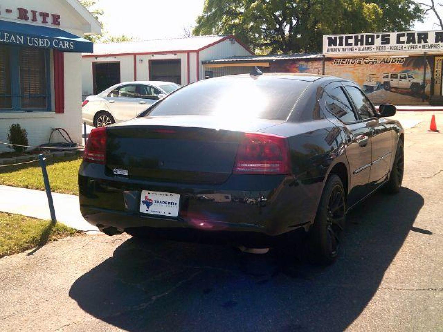 2008 Brilliant Black Crystal Pearl /Dark Slate Gray Leather Interior Dodge Charger R/T (2B3KA53H38H) with an 5.7L V8 OHV 16V engine, 5-Speed Automatic transmission, located at 116 N. Frazier Street, Conroe, TX, 77301, (936) 647-0690, 30.308662, -95.460480 - Photo#5