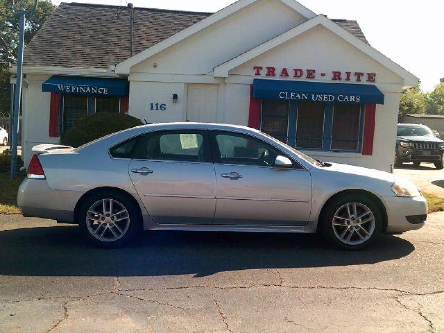 2012 Silver Ice Metallic /Gray Leather Interio Chevrolet Impala LTZ (2G1WC5E31C1) with an 3.6L V6 DOHC 16V FFV engine, 6-Speed Automatic transmission, located at 116 N. Frazier Street, Conroe, TX, 77301, (936) 647-0690, 30.308662, -95.460480 - Photo#0