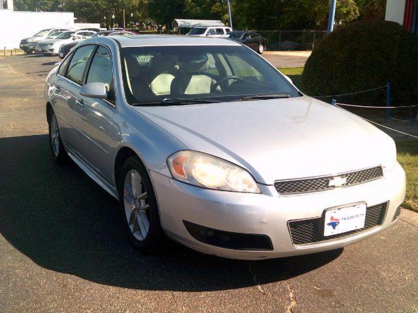 2012 Silver Ice Metallic /Gray Leather Interio Chevrolet Impala LTZ (2G1WC5E31C1) with an 3.6L V6 DOHC 16V FFV engine, 6-Speed Automatic transmission, located at 116 N. Frazier Street, Conroe, TX, 77301, (936) 647-0690, 30.308662, -95.460480 - Photo#1