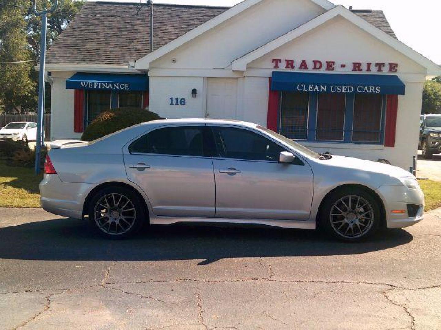 2010 Brilliant Silver Metallic /Charcoal Black Leather Interior Ford Fusion V6 Sport FWD (3FAHP0KC3AR) with an 3.5L V6 DOHC 24V engine, located at 116 N. Frazier Street, Conroe, TX, 77301, (936) 647-0690, 30.308662, -95.460480 - Photo#0