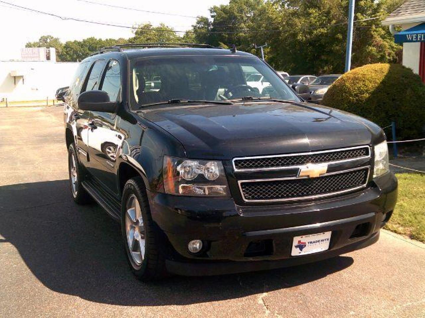 2011 Black /Ebony Leather Interior Chevrolet Tahoe LT 2WD (1GNSCBE07BR) with an 5.3L V8 OHV 16V FFV engine, 6-Speed Automatic transmission, located at 116 N. Frazier Street, Conroe, TX, 77301, (936) 647-0690, 30.308662, -95.460480 - Photo#1