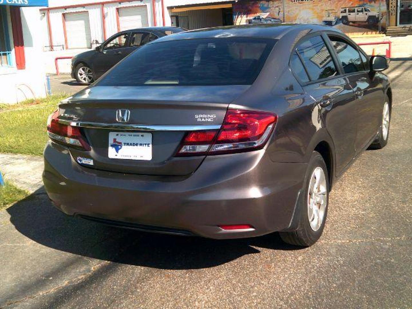 2013 Urban Titanium Metallic /Stone Cloth Interior Honda Civic LX Sedan 5-Speed AT (2HGFB2F57DH) with an 1.8L L4 SOHC 16V engine, 5-Speed Automatic transmission, located at 116 N. Frazier Street, Conroe, TX, 77301, (936) 647-0690, 30.308662, -95.460480 - Photo#5