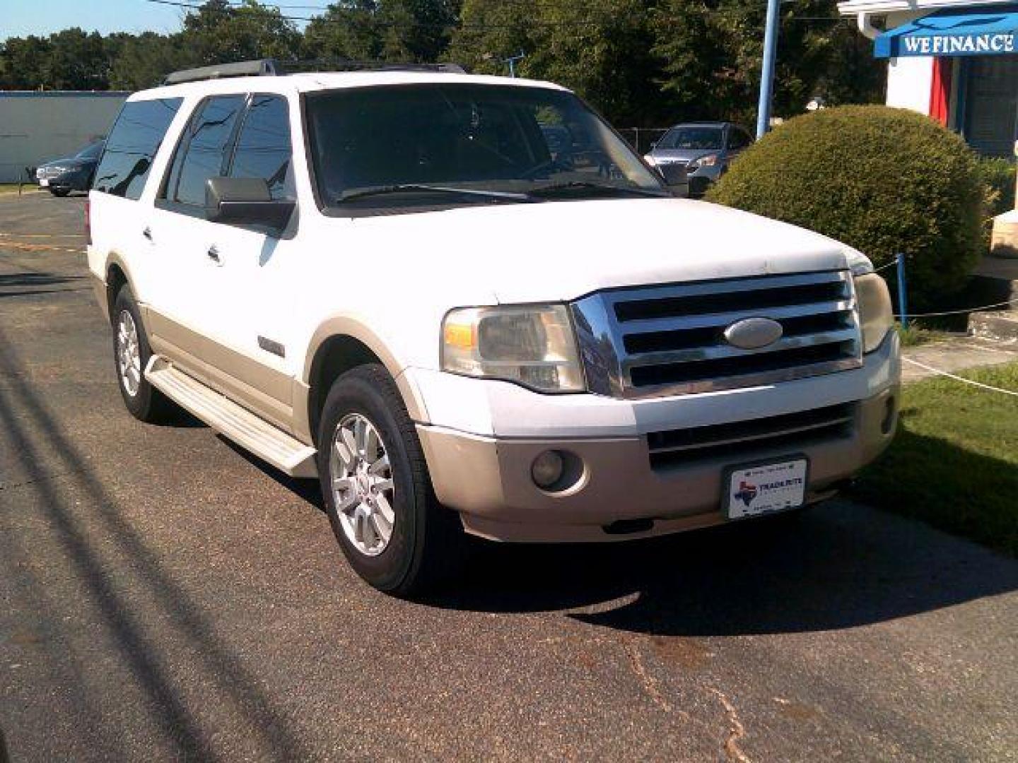 2007 Ford Expedition EL Eddie Bauer 4WD (1FMFK18517L) with an 5.4L V8 SOHC 16V engine, 6-Speed Automatic transmission, located at 116 N. Frazier Street, Conroe, TX, 77301, (936) 647-0690, 30.308662, -95.460480 - Photo#1