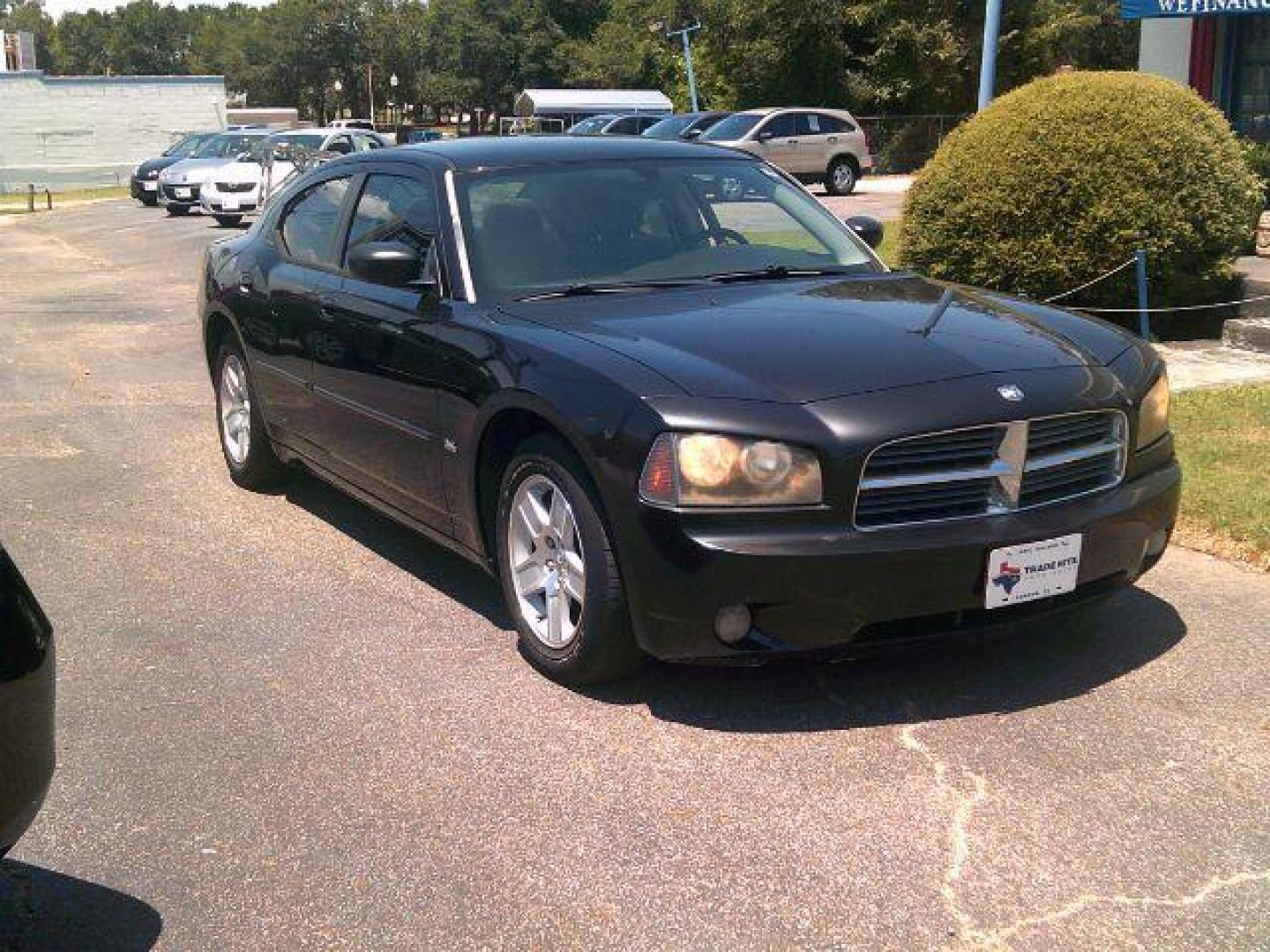 2006 Brilliant Black Crystal Pearl /Black Dodge Charger Base (2B3KA43G16H) with an 3.5L V6 SOHC 24V engine, 5-Speed Automatic transmission, located at 116 N. Frazier Street, Conroe, TX, 77301, (936) 647-0690, 30.308662, -95.460480 - Photo#1