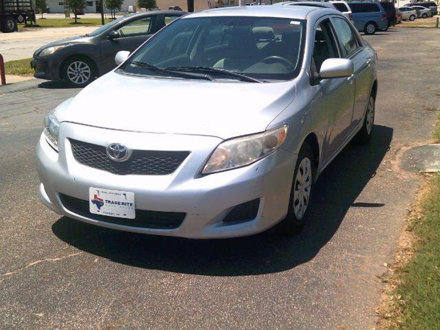 2010 Classic Silver Metallic /Ash Cloth Interior Toyota Corolla LE 4-Speed AT (1NXBU4EE7AZ) with an 1.8L L4 DOHC 16V engine, 4-Speed Automatic transmission, located at 116 N. Frazier Street, Conroe, TX, 77301, (936) 647-0690, 30.308662, -95.460480 - Photo#2