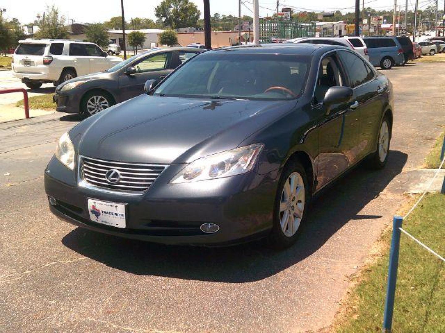 2009 Smoky Granite Mica /Light Gray Leather Interior Lexus ES 350 Sedan (JTHBJ46G292) with an 3.5L V6 DOHC 24V engine, 6-Speed Automatic transmission, located at 116 N. Frazier Street, Conroe, TX, 77301, (936) 647-0690, 30.308662, -95.460480 - Photo#2