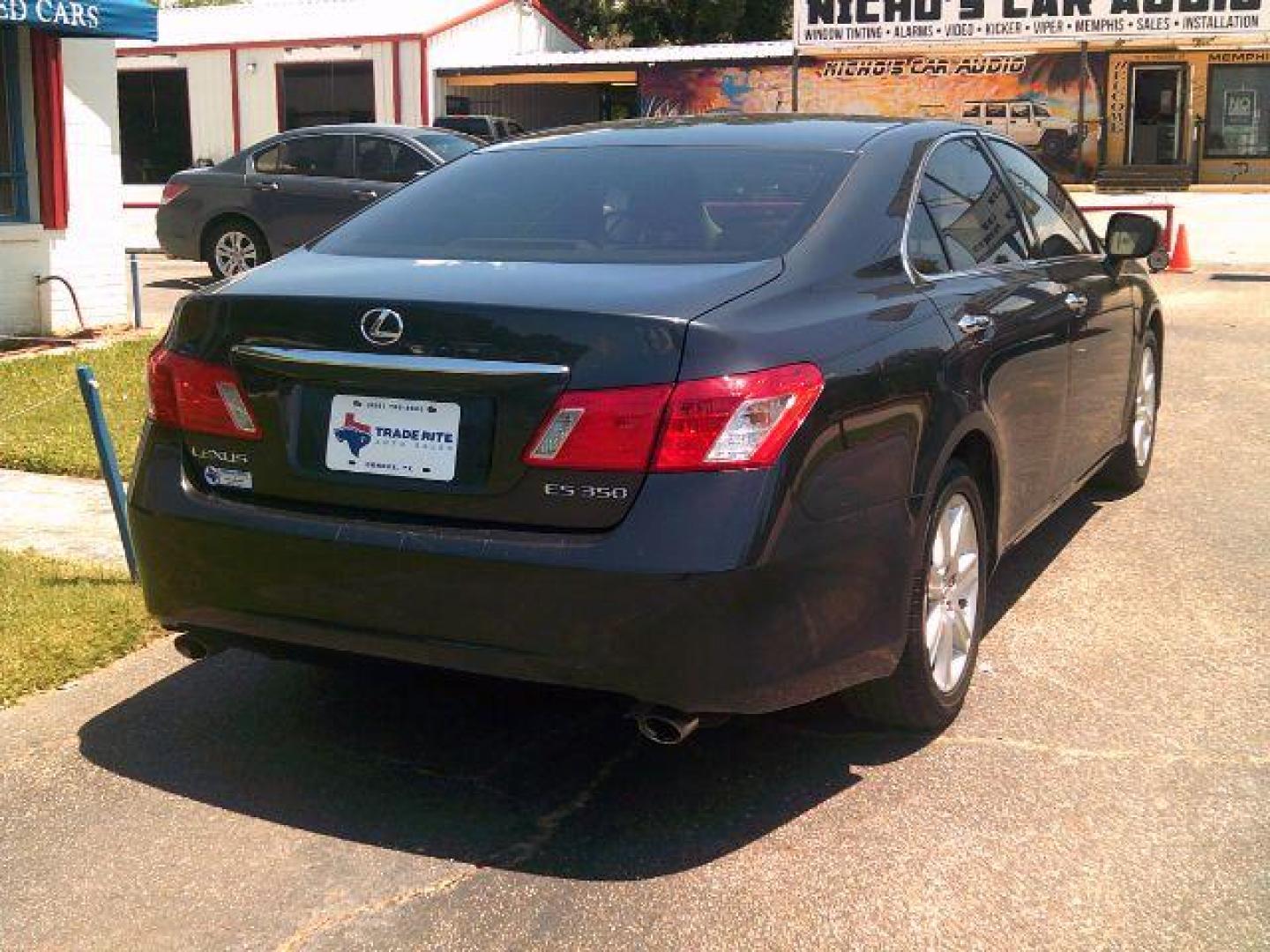 2009 Smoky Granite Mica /Light Gray Leather Interior Lexus ES 350 Sedan (JTHBJ46G292) with an 3.5L V6 DOHC 24V engine, 6-Speed Automatic transmission, located at 116 N. Frazier Street, Conroe, TX, 77301, (936) 647-0690, 30.308662, -95.460480 - Photo#5