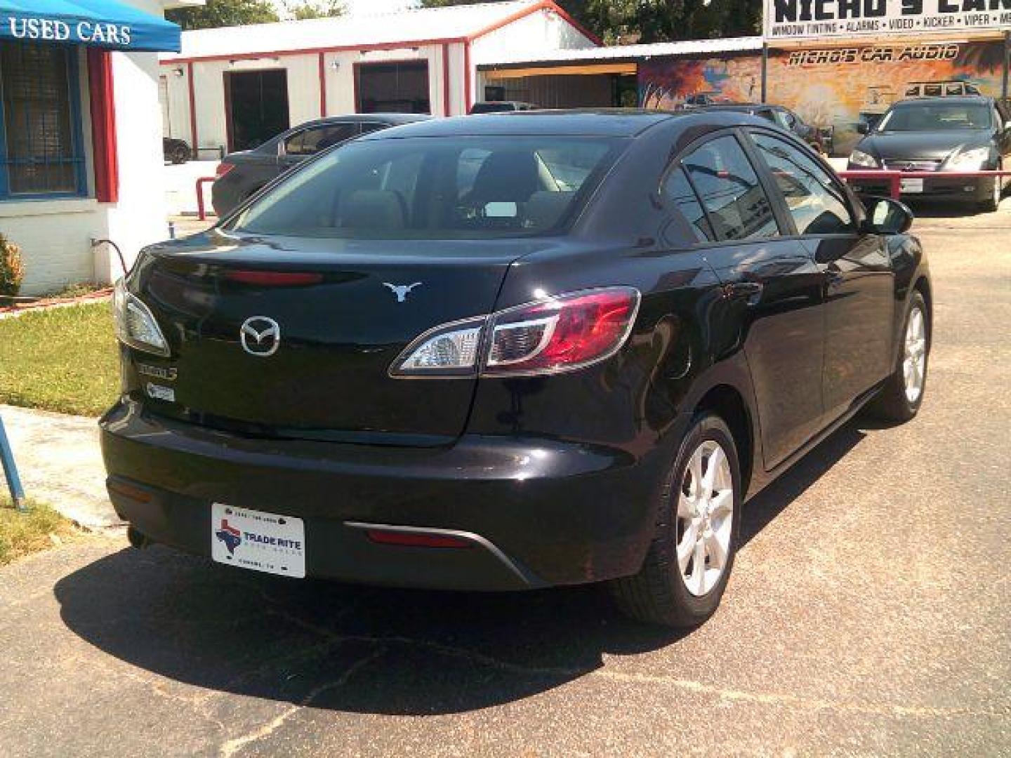 2010 Black Mica /Black Cloth Interior Mazda MAZDA3 i Sport 4-Door (JM1BL1SF5A1) with an 2.0L L4 DOHC 16V engine, located at 116 N. Frazier Street, Conroe, TX, 77301, (936) 647-0690, 30.308662, -95.460480 - Photo#5