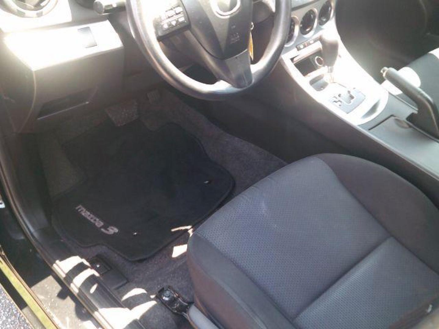 2010 Black Mica /Black Cloth Interior Mazda MAZDA3 i Sport 4-Door (JM1BL1SF5A1) with an 2.0L L4 DOHC 16V engine, located at 116 N. Frazier Street, Conroe, TX, 77301, (936) 647-0690, 30.308662, -95.460480 - Photo#7