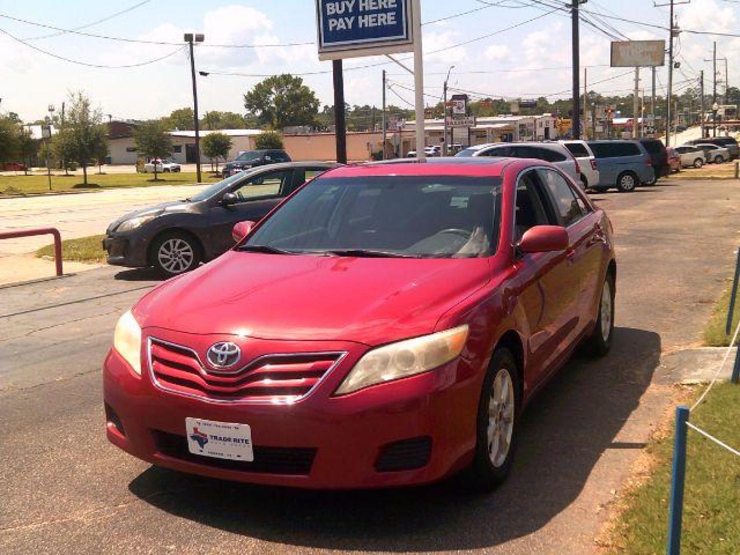 2011 Barcelona Red Metallic /Ash Cloth Interior Toyota Camry LE 6-Spd AT (4T4BF3EK5BR) with an 2.5L L4 DOHC 16V engine, 6-Speed Automatic transmission, located at 116 N. Frazier Street, Conroe, TX, 77301, (936) 647-0690, 30.308662, -95.460480 - Photo#3