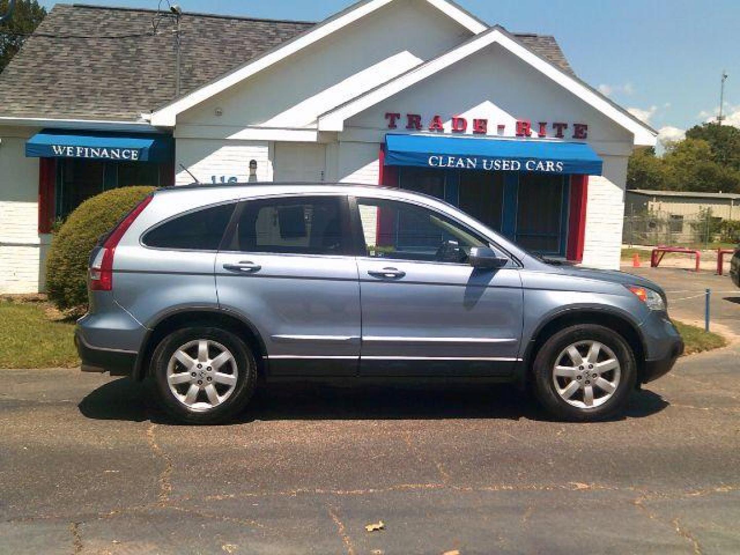 2008 Royal Blue Pearl Honda CR-V EX-L 4WD AT with Navigation (JHLRE48788C) with an 2.4L L4 DOHC 16V engine, 5-Speed Automatic transmission, located at 116 N. Frazier Street, Conroe, TX, 77301, (936) 647-0690, 30.308662, -95.460480 - Photo#0