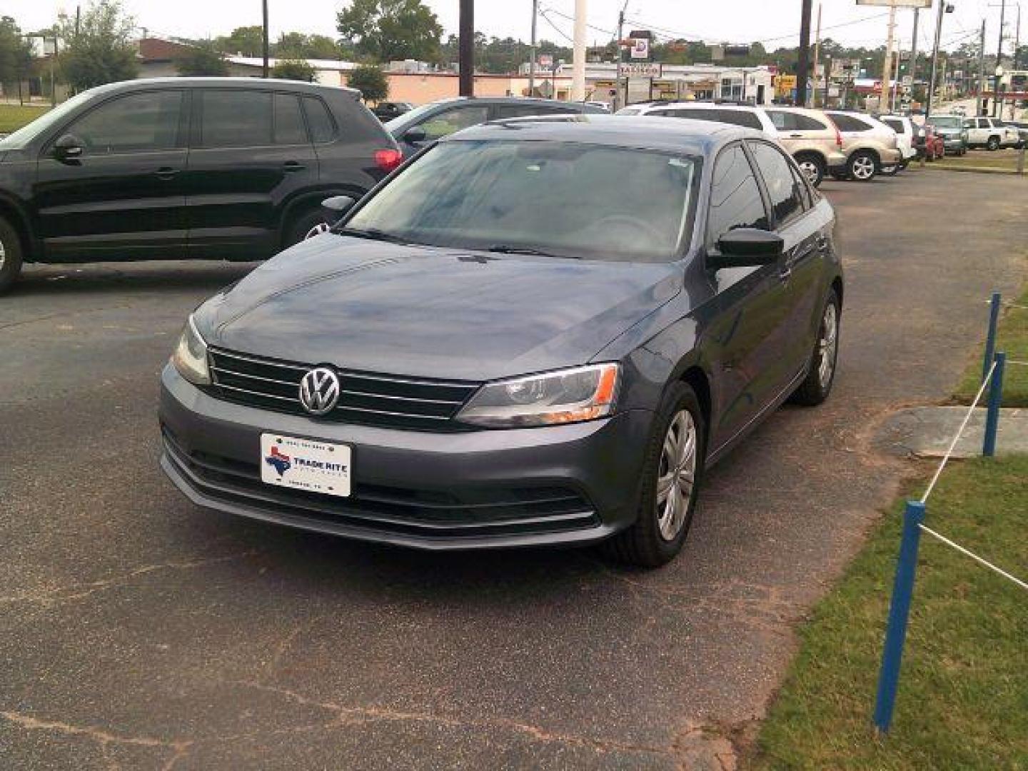 2015 Moonrock Silver Metallic /Titan Black, cloth Volkswagen Jetta TDI S 6A (3VWLA7AJ4FM) with an 2.0L L4 DOHC 16V TURBO engine, 6-Speed Automatic transmission, located at 116 N. Frazier Street, Conroe, TX, 77301, (936) 647-0690, 30.308662, -95.460480 - Photo#2