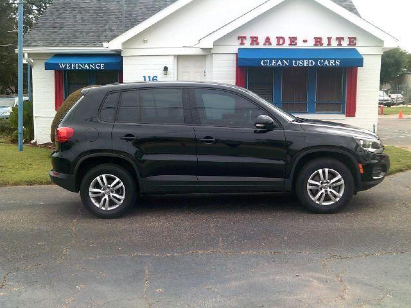 2013 Black /Black Volkswagen Tiguan SE (WVGAV7AX1DW) with an 2.0L L4 DOHC 16V TURBO engine, 6-Speed Automatic transmission, located at 116 N. Frazier Street, Conroe, TX, 77301, (936) 647-0690, 30.308662, -95.460480 - Photo#0