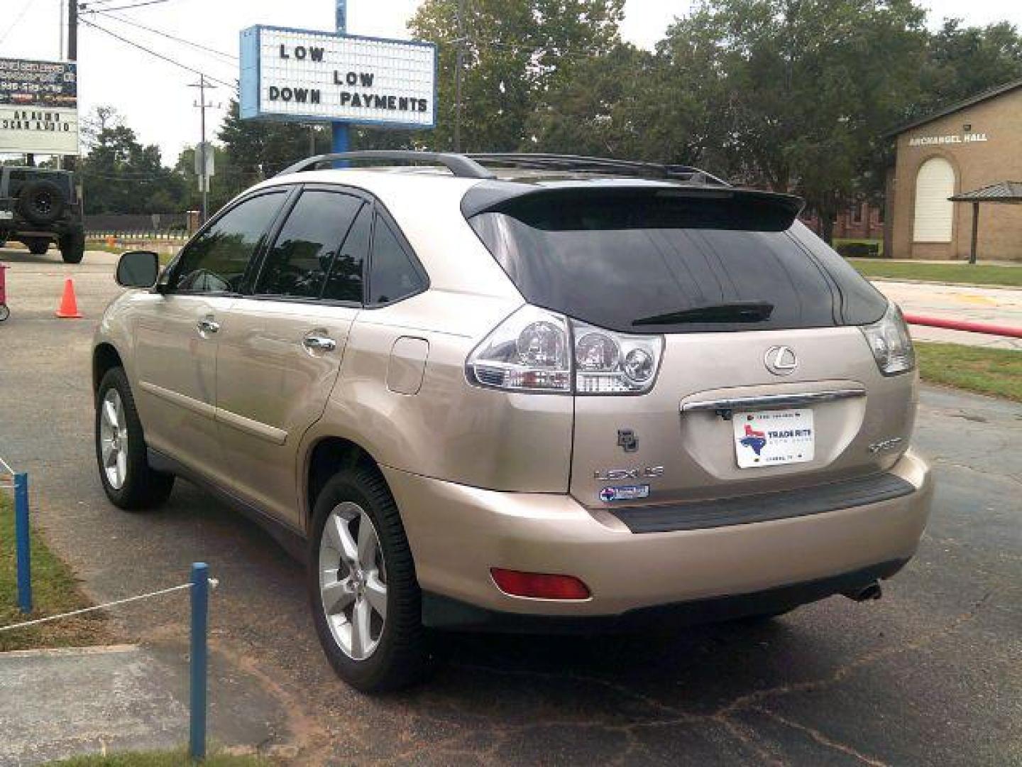 2008 Gold /Tan Leather Lexus RX 350 FWD (2T2GK31U98C) with an 3.5L V6 DOHC 24V engine, 5-Speed Automatic transmission, located at 116 N. Frazier Street, Conroe, TX, 77301, (936) 647-0690, 30.308662, -95.460480 - Photo#4