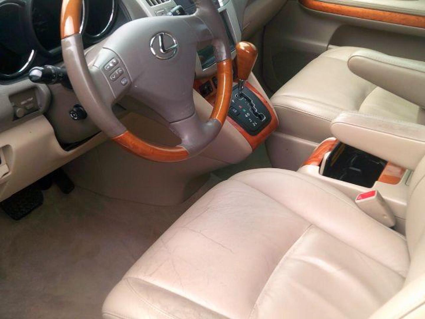 2008 Gold /Tan Leather Lexus RX 350 FWD (2T2GK31U98C) with an 3.5L V6 DOHC 24V engine, 5-Speed Automatic transmission, located at 116 N. Frazier Street, Conroe, TX, 77301, (936) 647-0690, 30.308662, -95.460480 - Photo#7