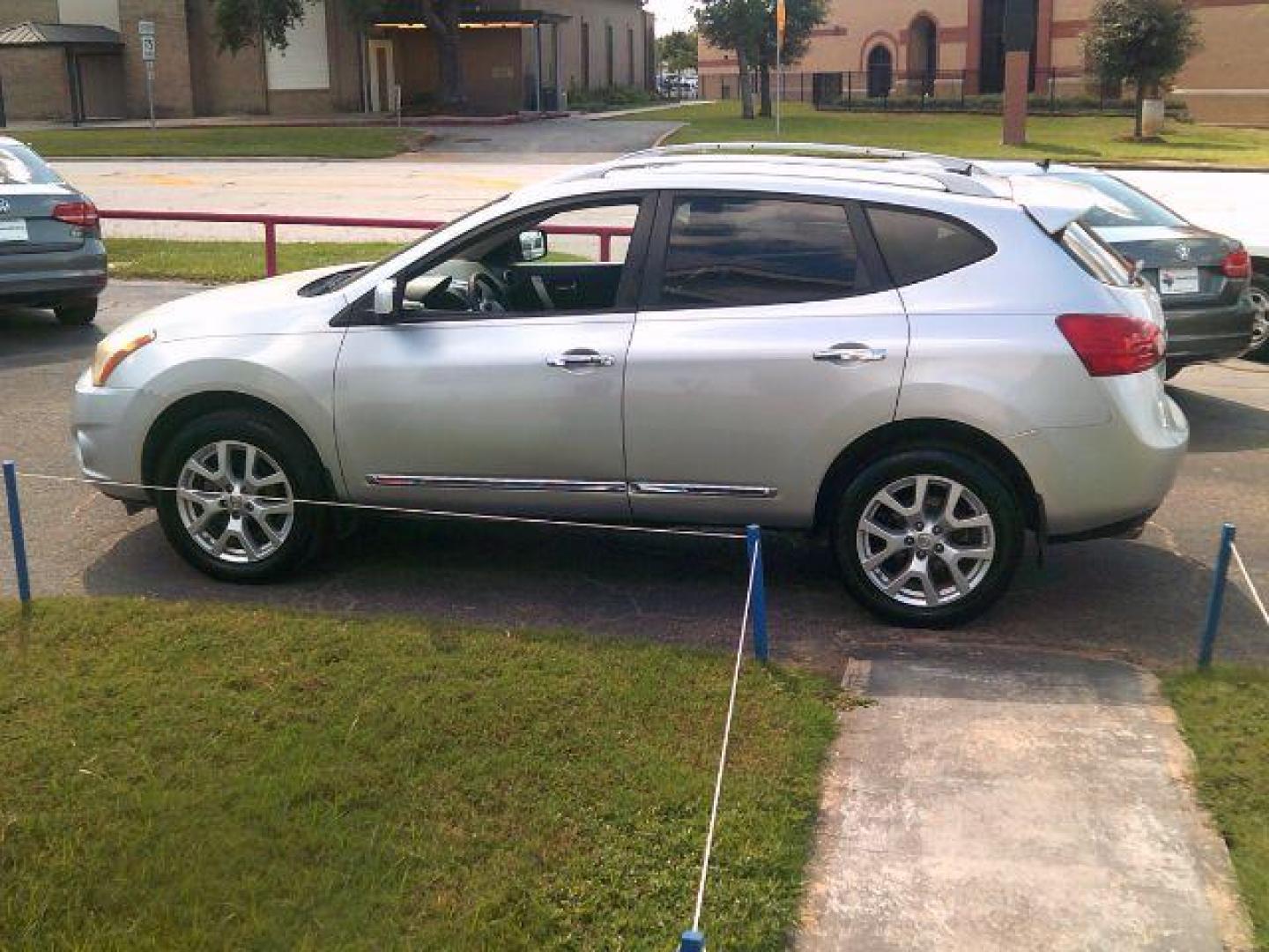 2012 SILVER /BLACK LEATHER Nissan Rogue SL AWD (JN8AS5MV4CW) , AUTOMATIC transmission, located at 116 N. Frazier Street, Conroe, TX, 77301, (936) 647-0690, 30.308662, -95.460480 - Photo#3