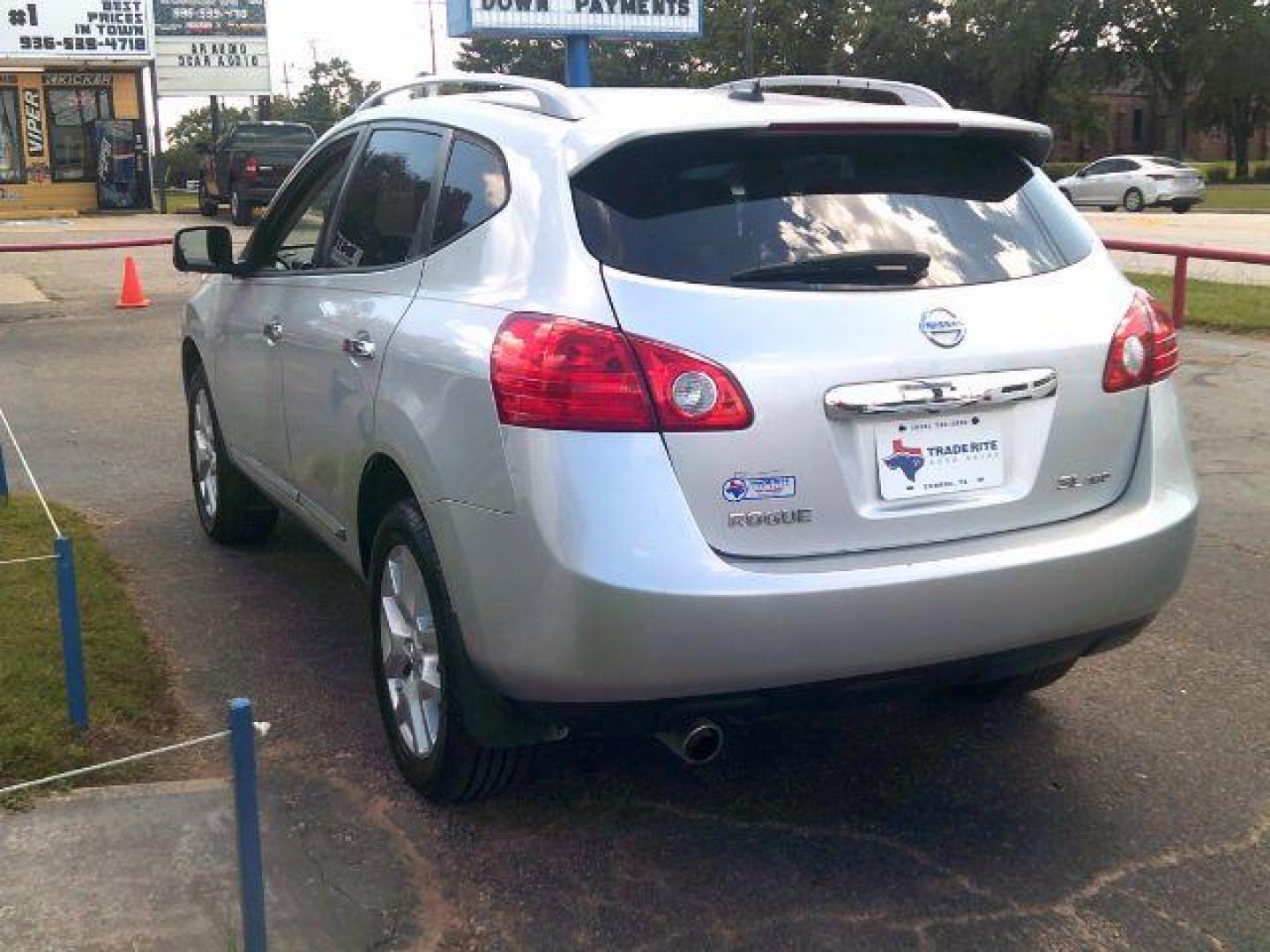 2012 SILVER /BLACK LEATHER Nissan Rogue SL AWD (JN8AS5MV4CW) , AUTOMATIC transmission, located at 116 N. Frazier Street, Conroe, TX, 77301, (936) 647-0690, 30.308662, -95.460480 - Photo#4