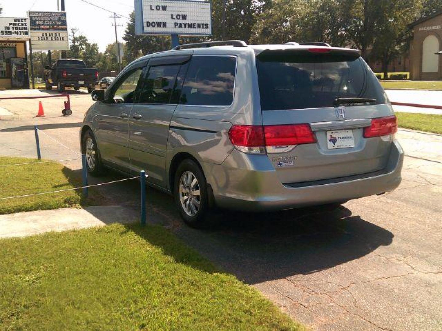 2009 Bali Blue Pearl /Gray Leather Interior Honda Odyssey EX-L w/ DVD (5FNRL38729B) with an 3.5L V6 SOHC 24V engine, 5-Speed Automatic transmission, located at 116 N. Frazier Street, Conroe, TX, 77301, (936) 647-0690, 30.308662, -95.460480 - Photo#4