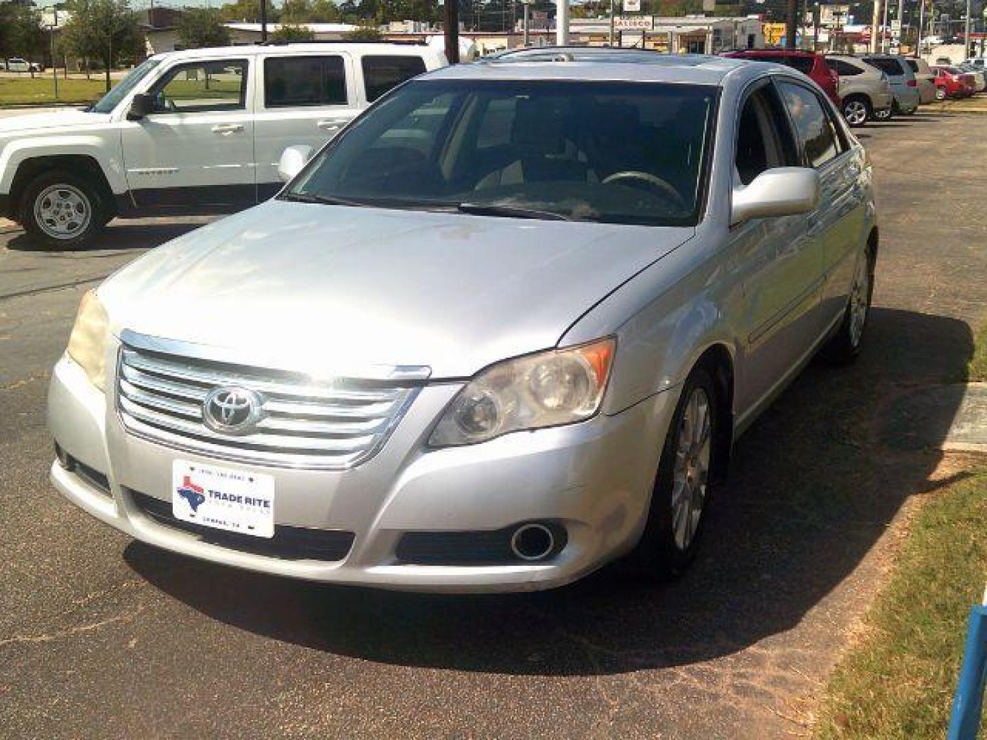 2008 Classic Silver Metallic /Light Grey Leather Interior Toyota Avalon XLS (4T1BK36BX8U) with an 3.5L V6 DOHC 24V engine, 6-Speed Automatic transmission, located at 116 N. Frazier Street, Conroe, TX, 77301, (936) 647-0690, 30.308662, -95.460480 - Photo#2